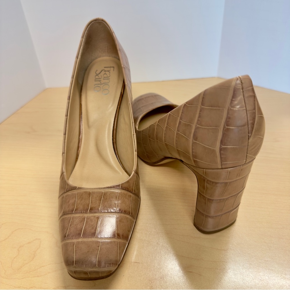 Franco Sarto Croc-Embossed Leather Upper Taupe 3-1/2" Block Heel Pumps Size 8